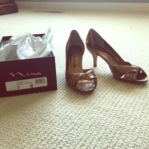 Bronze Nina pumps